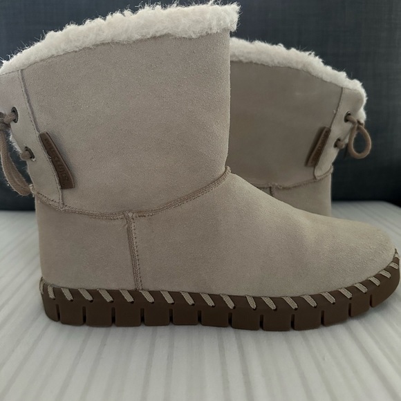 Muk Luks Shoes - NWOT MUK LUKS Men's Women's Flexi Albany Boots Fashion - SZ 7 color Sand